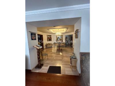 Apartamento de 3 alcobas en venta en Santa Barbara Occidental, Bogotá, 211 m² · foto 8 de 16