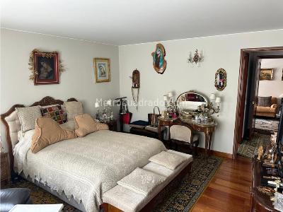 Apartamento de 3 alcobas en venta en Santa Barbara Occidental, Bogotá, 211 m² · foto 9 de 16