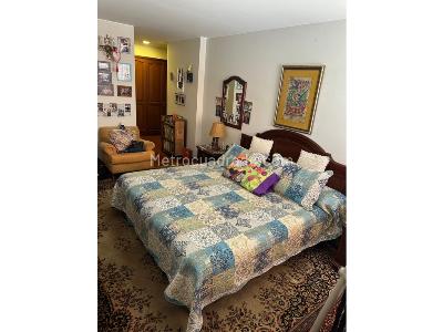 Apartamento de 3 alcobas en venta en Santa Barbara Occidental, Bogotá, 211 m² · foto 12 de 16