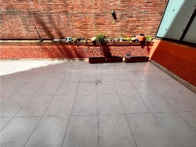 Apartamento de 3 alcobas en venta en Chico Norte, Bogotá, 136 m² · foto 2 de 16
