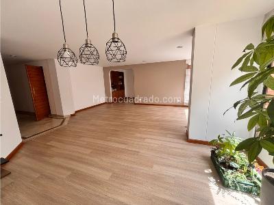 Apartamento de 3 alcobas en venta en Chico Norte, Bogotá, 136 m² · foto 3 de 16