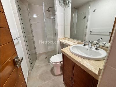 Apartamento de 3 alcobas en venta en Chico Norte, Bogotá, 136 m² · foto 12 de 16