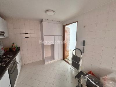 Apartamento de 3 alcobas en venta en Chico Norte, Bogotá, 136 m² · foto 13 de 16
