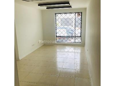 Casa de 5 alcobas en venta en La Castellana, Bogotá, 237 m² · foto 2 de 17