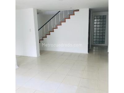 Casa de 5 alcobas en venta en La Castellana, Bogotá, 237 m² · foto 3 de 17