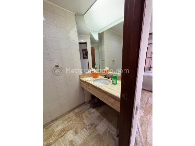 Apartamento de 2 alcobas en venta en La Carolina, Bogotá, 153 m² · foto 4 de 12