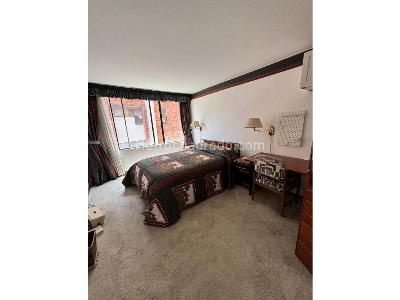 Apartamento de 2 alcobas en venta en La Carolina, Bogotá, 153 m² · foto 9 de 12