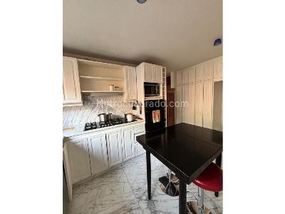Apartamento de 2 alcobas en venta en Los Rosales, Bogotá, 223 m² · foto 9 de 16