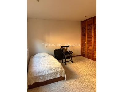 Apartamento de 2 alcobas en venta en Los Rosales, Bogotá, 223 m² · foto 16 de 16