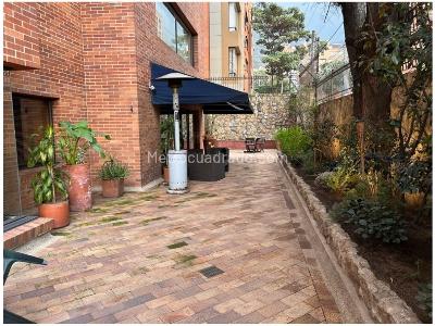 Apartamento de 4 alcobas en venta en Los Rosales, Bogotá, 240 m² · foto 4 de 20
