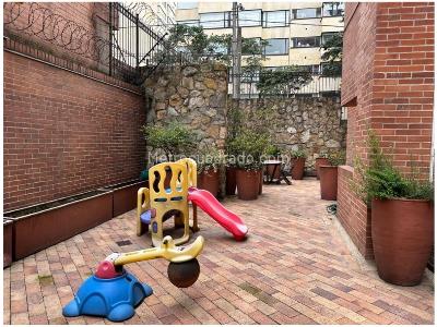 Apartamento de 4 alcobas en venta en Los Rosales, Bogotá, 240 m² · foto 6 de 20