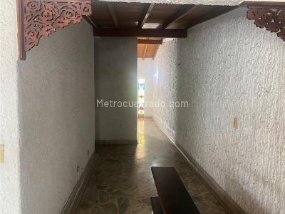 Casa de 4 alcobas en venta en Laureles_ Av 33, Medellín, 194 m² · foto 13 de 16