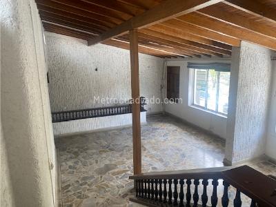 Casa de 4 alcobas en venta en Laureles_ Av 33, Medellín, 194 m² · foto 3 de 16