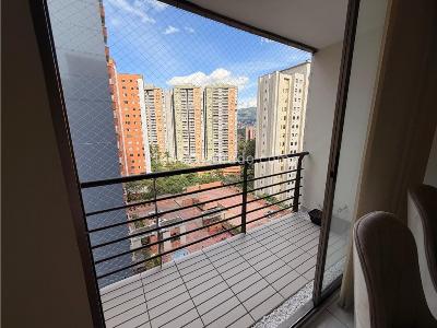 Apartamento de 3 alcobas en venta en Loma De Los Bernal, Medellín, 80 m² · foto 15 de 17