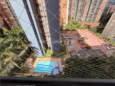 Apartamento de 3 alcobas en venta en Loma De Los Bernal, Medellín, 80 m² · foto 16 de 17