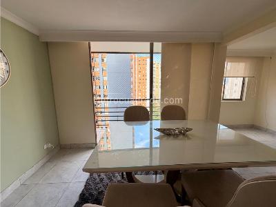 Apartamento de 3 alcobas en venta en Loma De Los Bernal, Medellín, 80 m² · foto 4 de 17