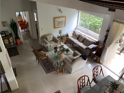 Apartamento de 3 alcobas en venta en Medellin_Conquistadores, Medellín, 128 m² · foto 2 de 20