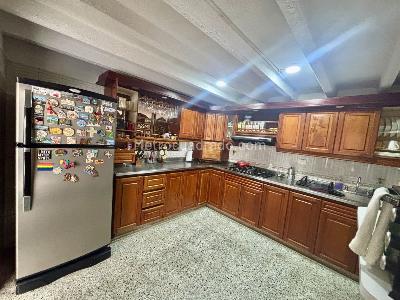 Casa de 4 alcobas en venta en Belen La Nubia, Medellín, 192 m² · foto 8 de 20