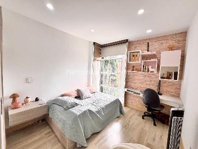 Casa de 3 alcobas en venta en Tres Esquinas, Envigado, 225 m² · foto 8 de 17