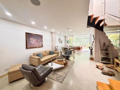 Casa de 3 alcobas en venta en Tres Esquinas, Envigado, 225 m² · foto 14 de 17
