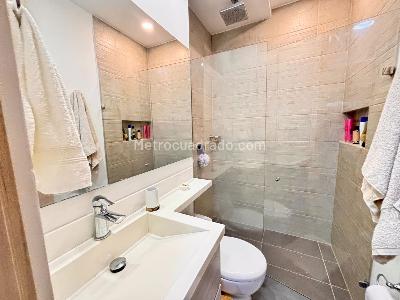 Casa de 3 alcobas en venta en Tres Esquinas, Envigado, 225 m² · foto 6 de 17