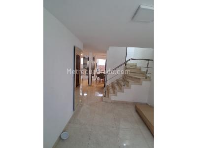 Casa de 4 alcobas en venta en Anillo Vial, Floridablanca, 144 m² · foto 5 de 20