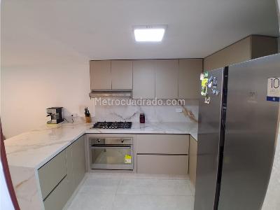 Casa de 4 alcobas en venta en Anillo Vial, Floridablanca, 144 m² · foto 11 de 20