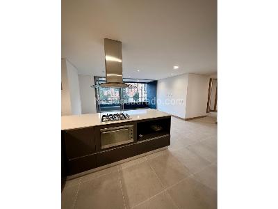 Apartamento en venta en El Poblado, Medellín · foto 2 de 17