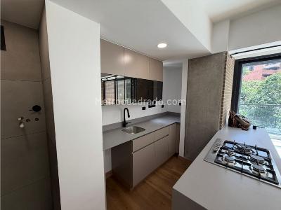 Apartamento de 1 alcoba en venta en El Poblado, Medellín, 74 m² · foto 16 de 20