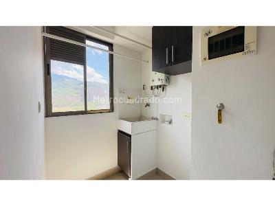 Apartamento de 3 alcobas en venta en Niquia, Medellín, 56 m² · foto 5 de 16