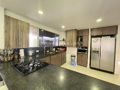 Casa de 5 alcobas en venta en Bello, Bello · foto 11 de 20
