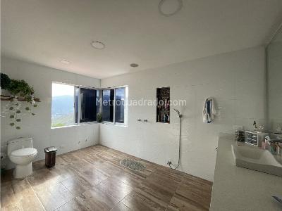 Casa de 5 alcobas en venta en Bello, Bello · foto 15 de 20