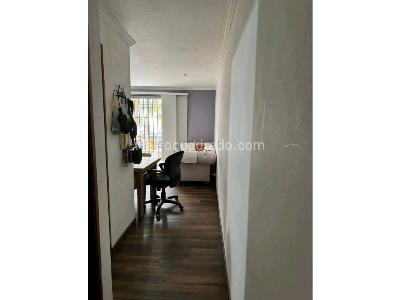 Apartaestudio en venta en La Floresta, Medellín, 35 m² · foto 2 de 5