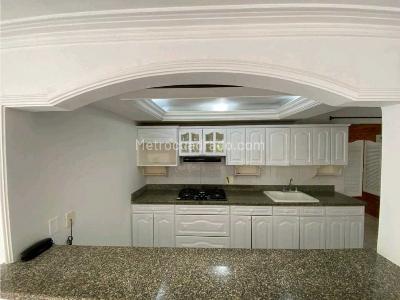 Apartamento en venta en Laureles, Medellín · foto 3 de 20