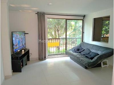 Apartamento de 2 alcobas en venta en Laureles, Medellín, 47 m² · foto 3 de 20