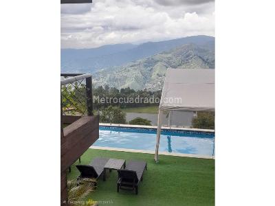 Casa de 5 alcobas en venta en San Cristobal, Medellín, 1500 m² · foto 3 de 9