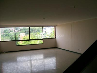 Apartamento de 3 alcobas en venta en Bellavista, Cali, 140 m² · foto 3 de 20