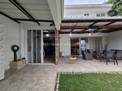 Casa de 4 alcobas en venta en Prados Del Norte, Cali, 225 m² · foto 17 de 20