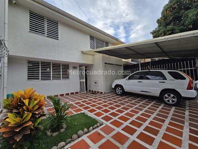 Casa de 4 alcobas en venta en Prados Del Norte, Cali, 225 m² · foto 19 de 20