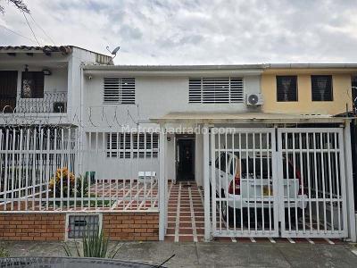 Casa de 4 alcobas en venta en Prados Del Norte, Cali, 225 m² · foto 2 de 20