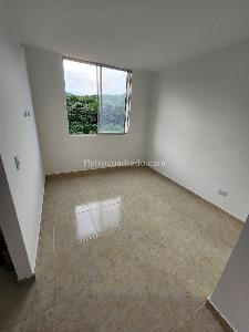 Apartamento de 3 alcobas en venta en Santa Helena, Girardot, 56 m² · foto 11 de 20