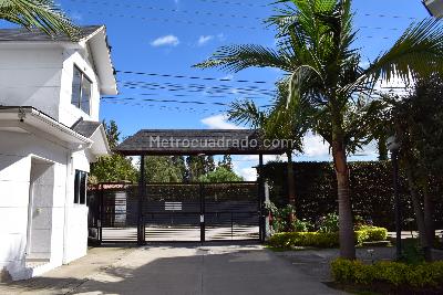 Casa en venta en Cerca De Piedra, Chía · foto 2 de 18