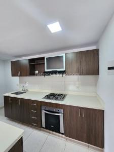 Apartamento de 3 alcobas en arriendo en San Jose, Sabaneta, 90 m² · foto 3 de 20