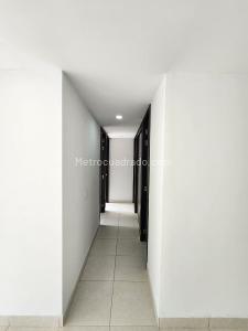 Apartamento de 3 alcobas en arriendo en San Jose, Sabaneta, 90 m² · foto 10 de 20