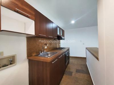 Apartamento de 2 alcobas en arriendo en Loma Del Escobero, Envigado, 90 m² · foto 3 de 17
