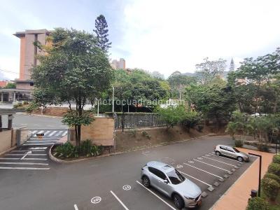 Apartamento de 2 alcobas en arriendo en Loma Del Escobero, Envigado, 90 m² · foto 10 de 17