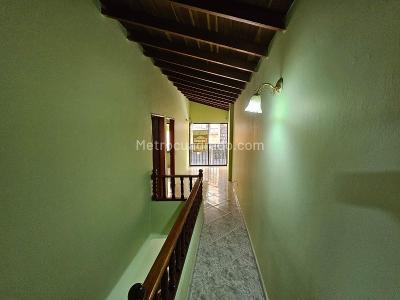 Casa en arriendo en Holanda, Sabaneta · foto 2 de 16