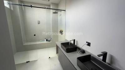 Casa de 4 alcobas en venta en Loma Del Escobero, Envigado, 1000 m² · foto 13 de 20