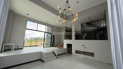 Casa de 4 alcobas en venta en Loma Del Escobero, Envigado, 1000 m² · foto 2 de 20