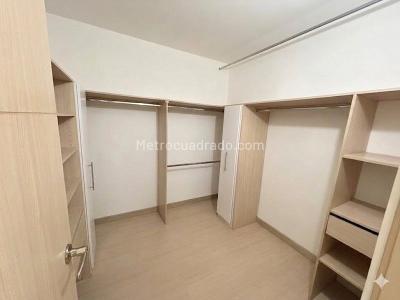 Casa de 3 alcobas en venta en Villa Grande, Envigado, 276 m² · foto 10 de 16